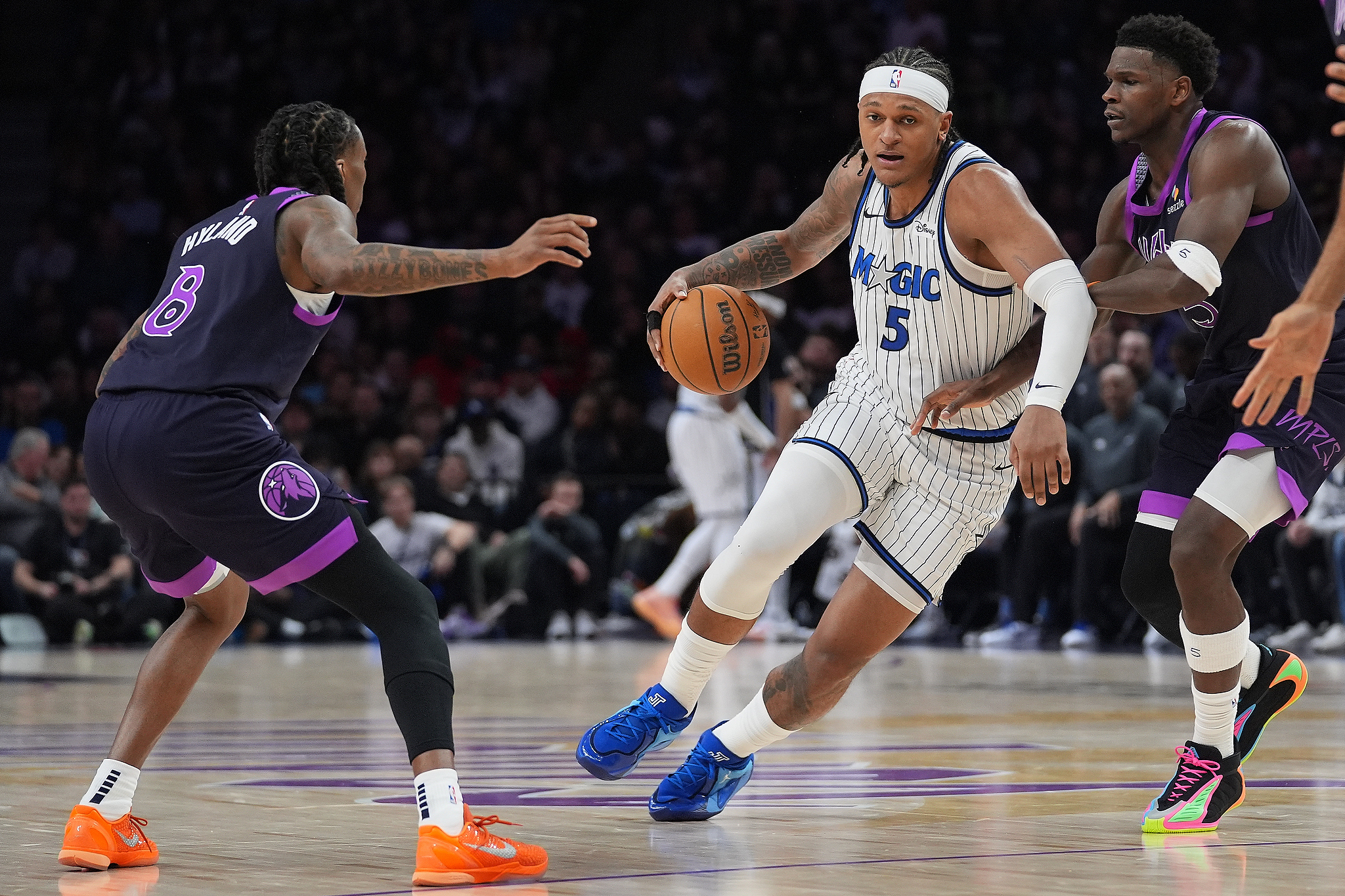 开云-班凯罗25+15爱德华兹34分 魔术力擒森林狼三连胜